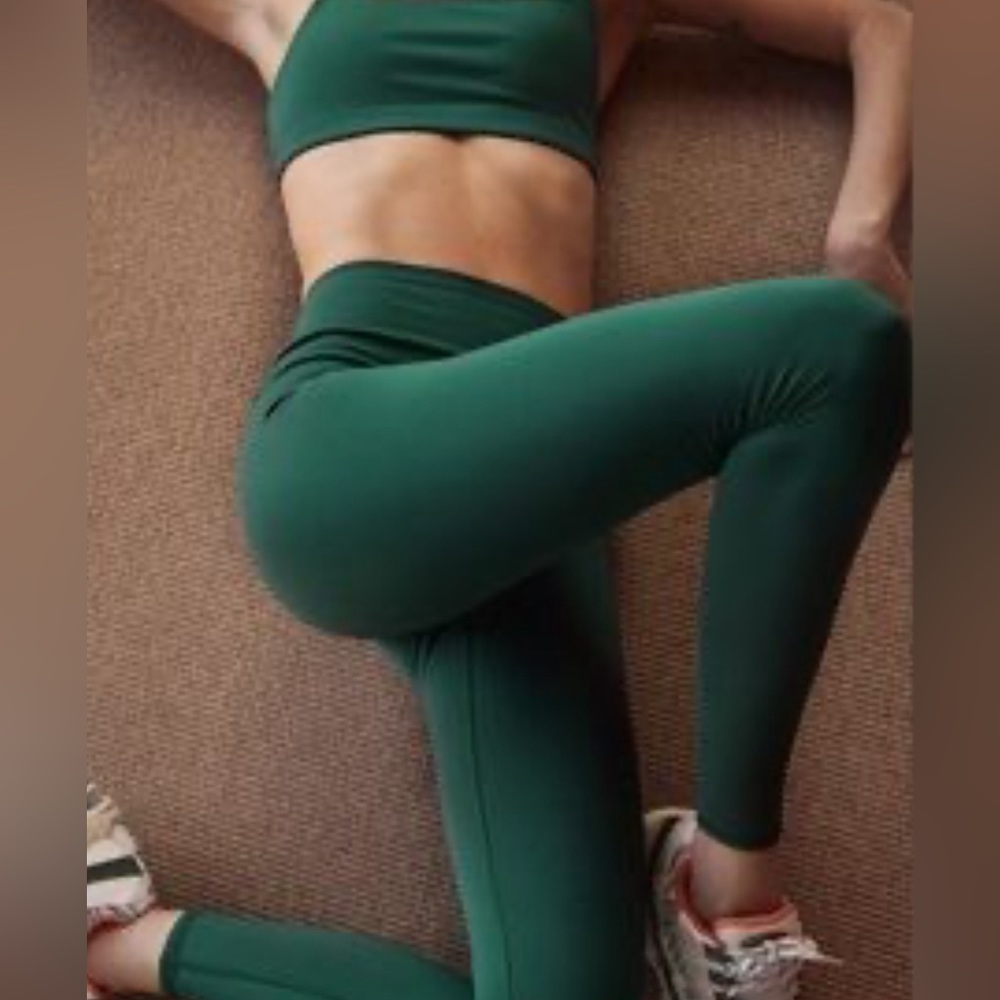 reformation SET, Eco move, set bra, top with high-rise legging, size medium